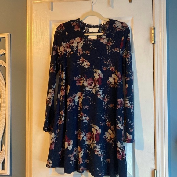 Francesca’s Dress - Picture 1 of 3